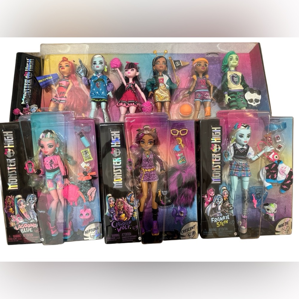 Monster High doll bundle 9 total
